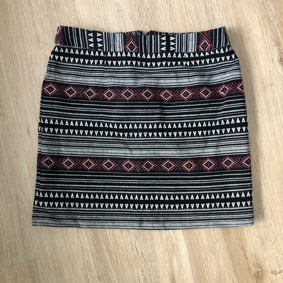 Aztec print mini-skirt - Picture 1 of 4